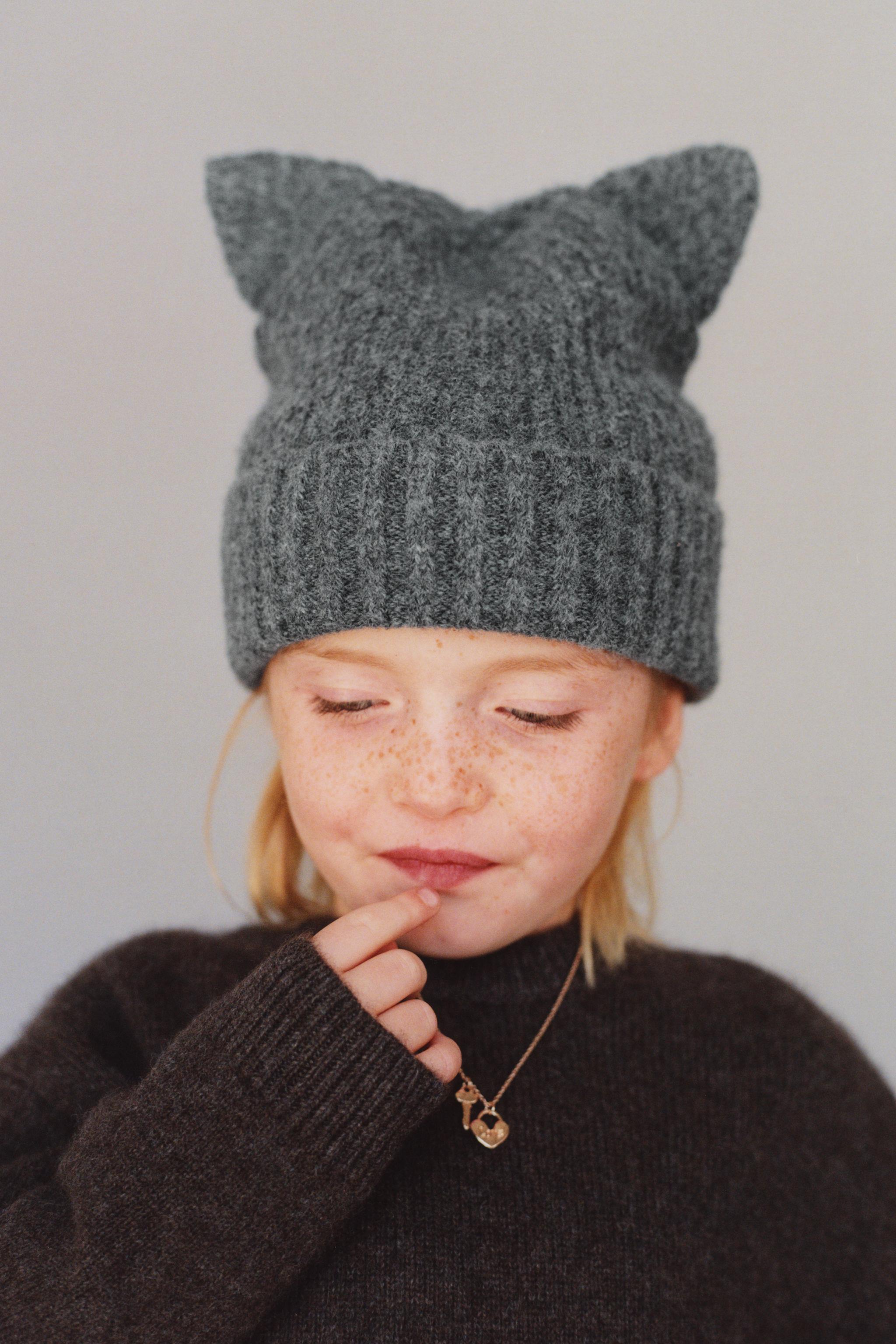 KNIT HAT WITH EARS